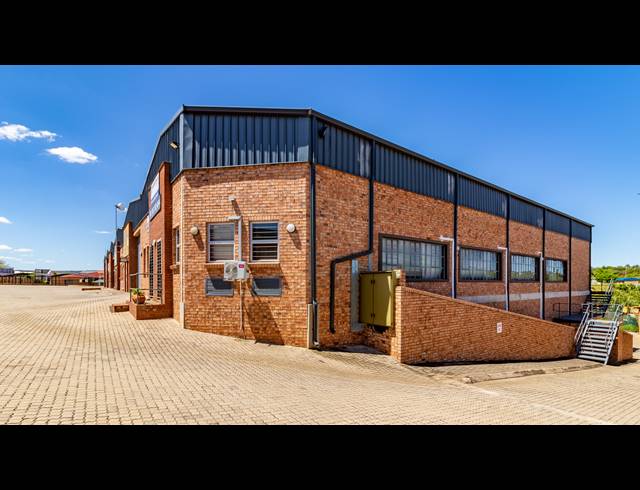 2,087M² WAREHOUSE TO LET IN RIVERSIDE INDUSTRIAL PARK